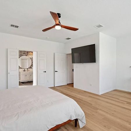 הוילה Sachse Wellness Oasis 5Br W Pool + Huge Yard + Fire Pit מראה חיצוני תמונה