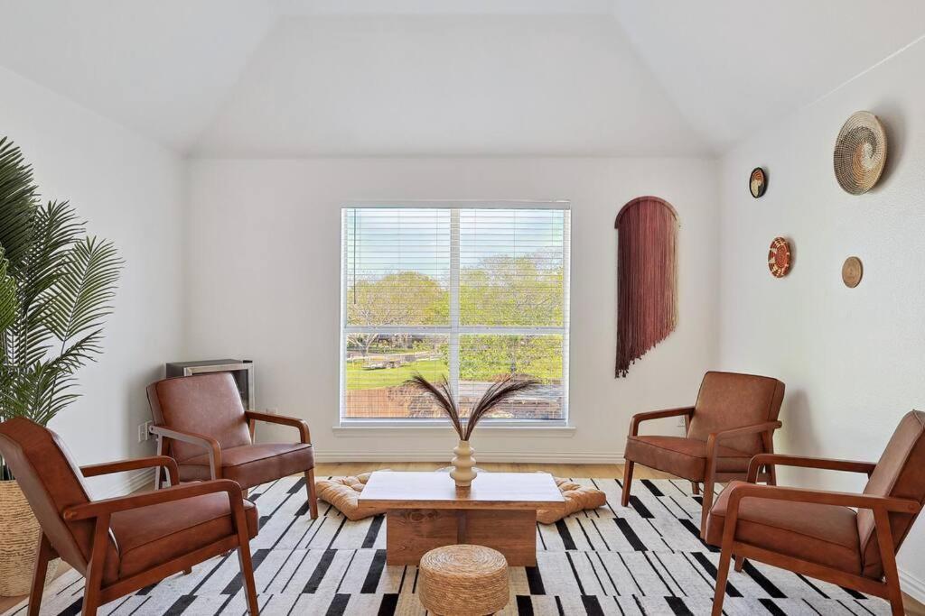 הוילה Sachse Wellness Oasis 5Br W Pool + Huge Yard + Fire Pit מראה חיצוני תמונה