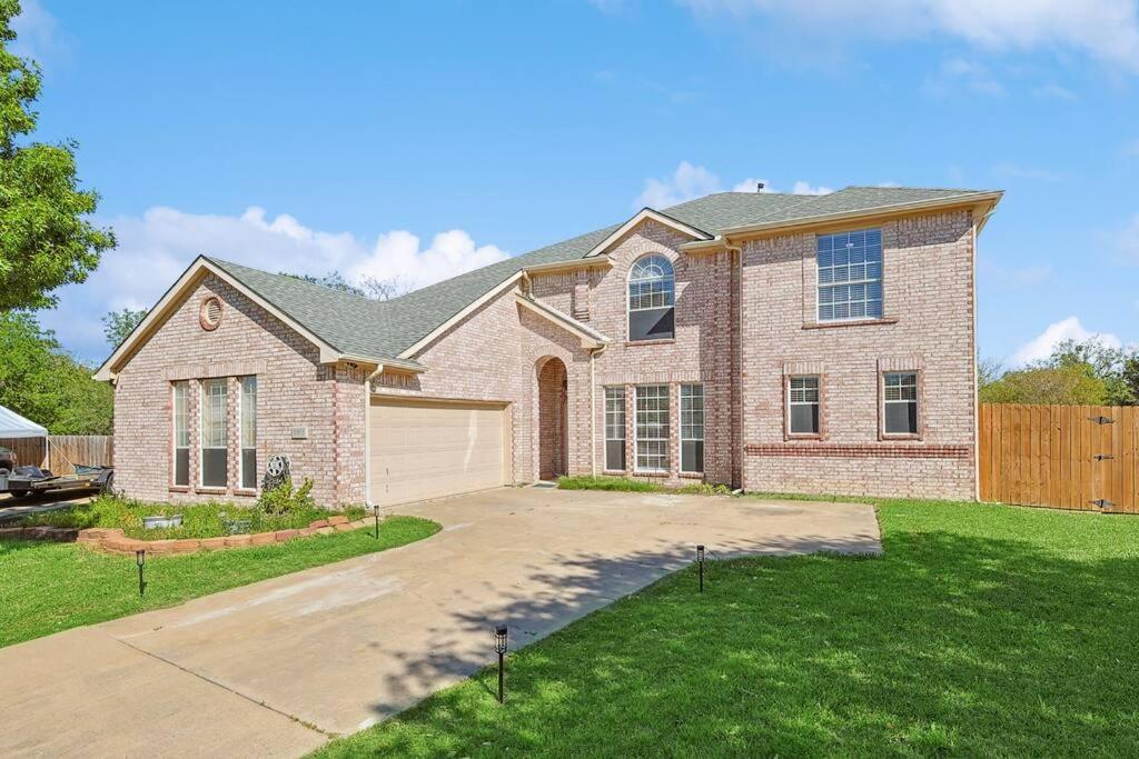 הוילה Sachse Wellness Oasis 5Br W Pool + Huge Yard + Fire Pit מראה חיצוני תמונה