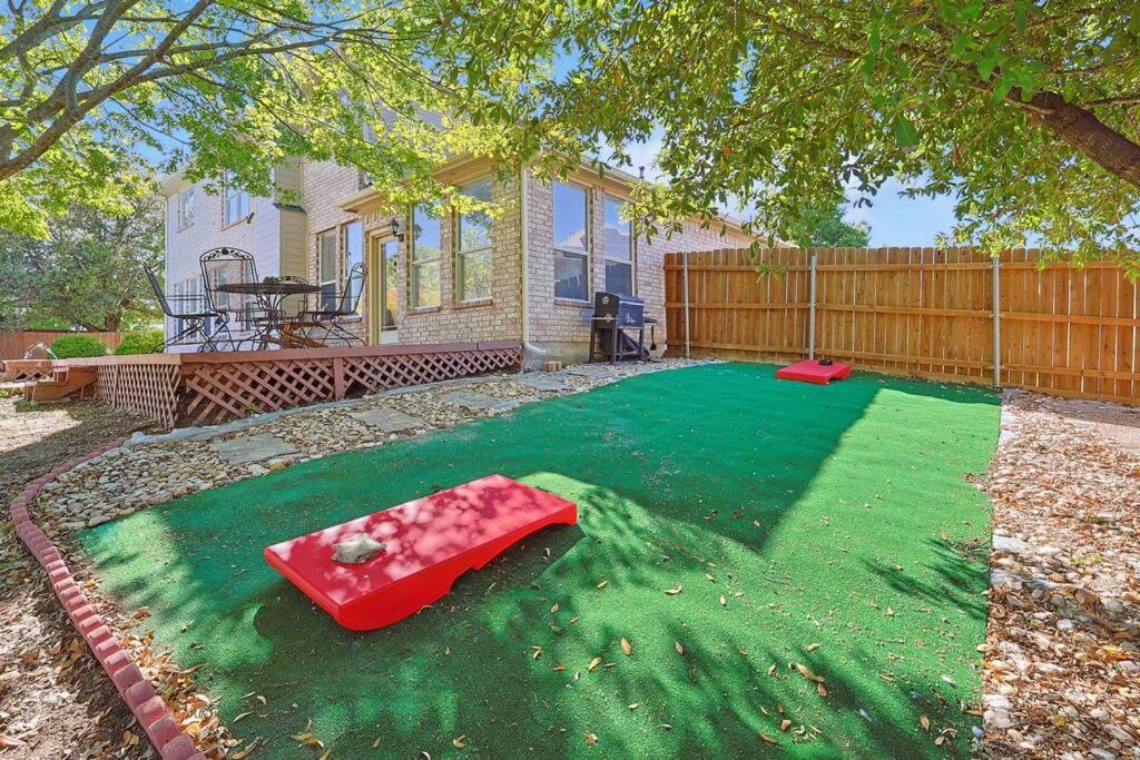 הוילה Sachse Wellness Oasis 5Br W Pool + Huge Yard + Fire Pit מראה חיצוני תמונה